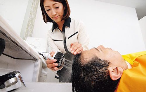 专业的头皮护理管理也是养成良好生活习惯的重要步骤之一3