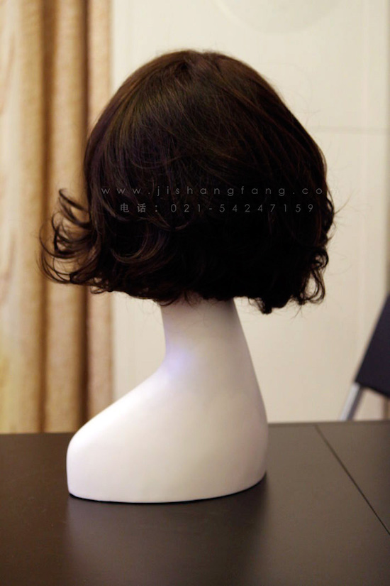 我们通过肤色来选择产品的同时设计款式时也要考虑发型的内涵4.jpg 我们通过肤色来选择产品的同时设计款式时也要考虑发型的内涵4