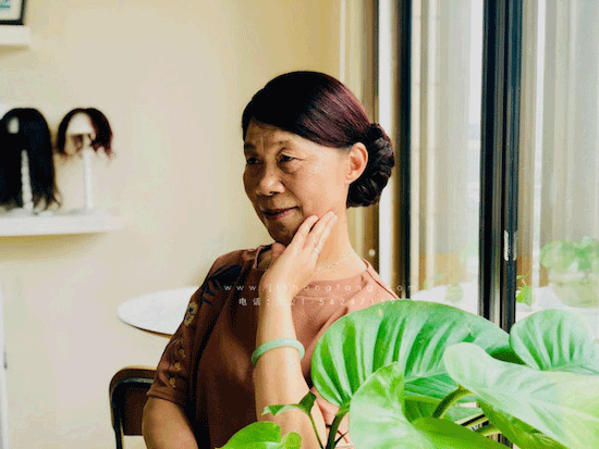 岁月带给我们的印记在我们追求的精致生活中慢慢消磨