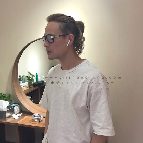 髻尚坊的男士增发补发早就不仅仅是一个单纯解决问题的手段