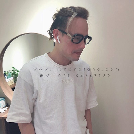 髻尚坊的男士增发补发早就不仅仅是一个单纯解决问题的手段