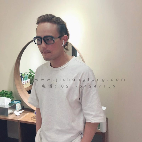 髻尚坊的男士增发补发早就不仅仅是一个单纯解决问题的手段